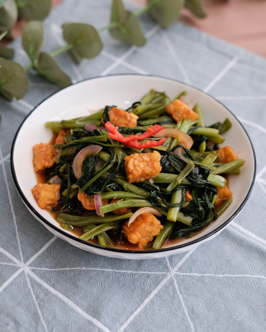 Stir-fried Water Spinach with Tempeh